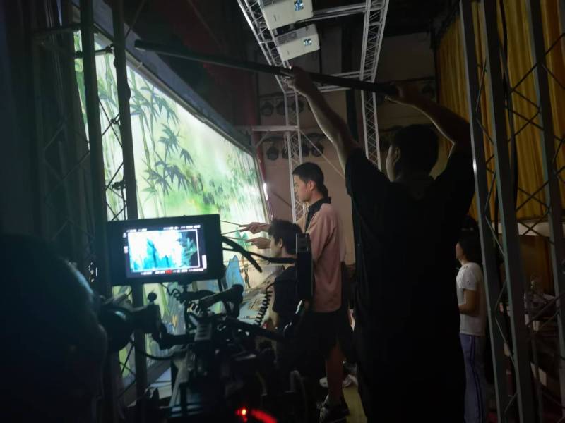 市中区TVC拍摄公司：美妆时尚造梦师，雕琢细节中的高级质感